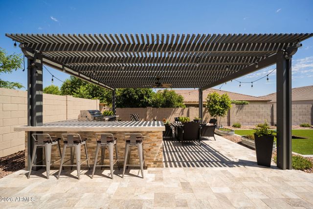 8562 W MYRTLE Avenue, Glendale, AZ 85305