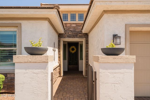 8562 W MYRTLE Avenue, Glendale, AZ 85305