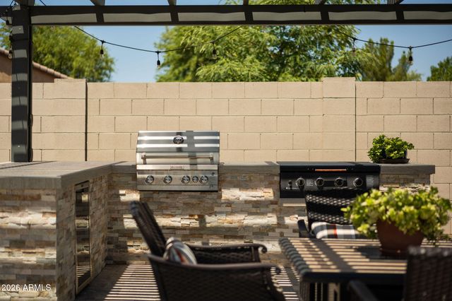 8562 W MYRTLE Avenue, Glendale, AZ 85305