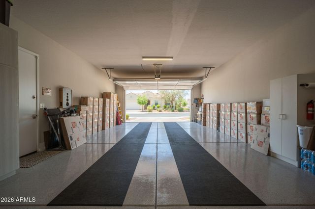 8562 W MYRTLE Avenue, Glendale, AZ 85305