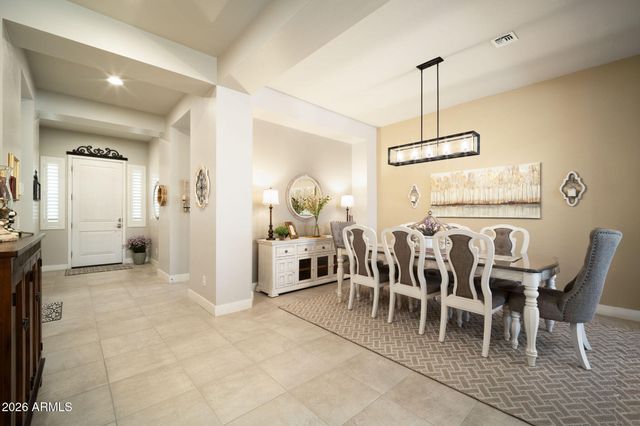 8562 W MYRTLE Avenue, Glendale, AZ 85305