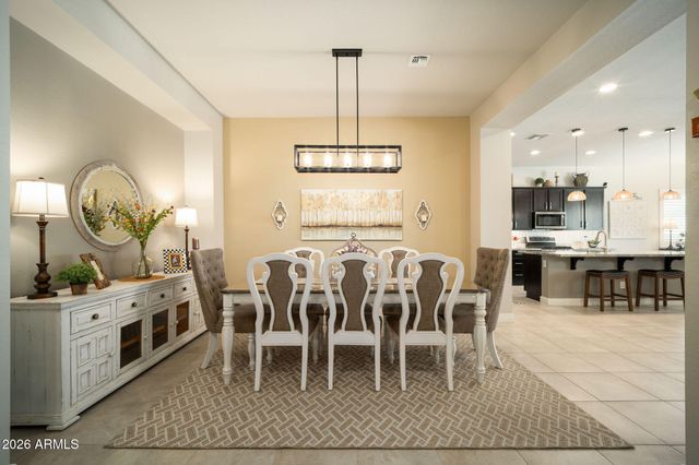 8562 W MYRTLE Avenue, Glendale, AZ 85305