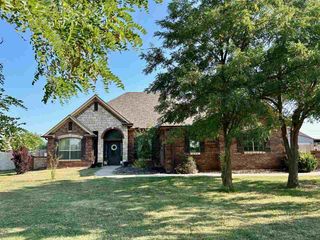 38 NE Sunset Lane, Elgin, OK 73538