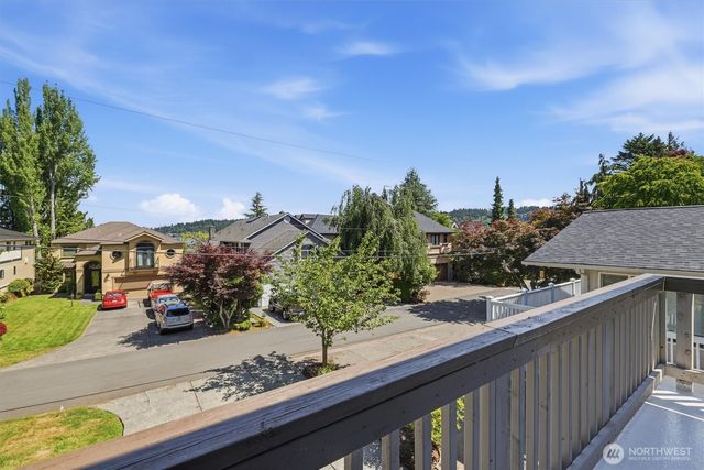 18823 SE 42nd Street, Issaquah, WA 98027