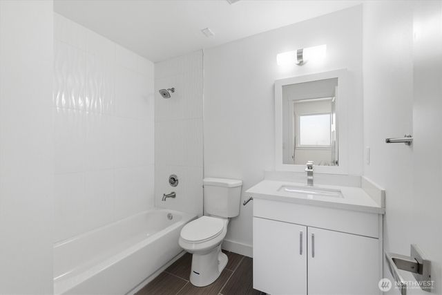 18823 SE 42nd Street, Issaquah, WA 98027