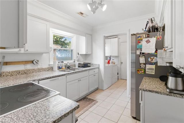 708 Colony DR, Chesapeake, VA 23322