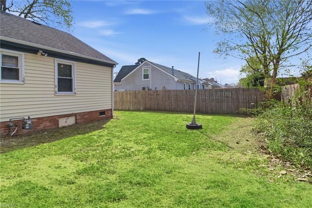 708 Colony DR, Chesapeake, VA 23322