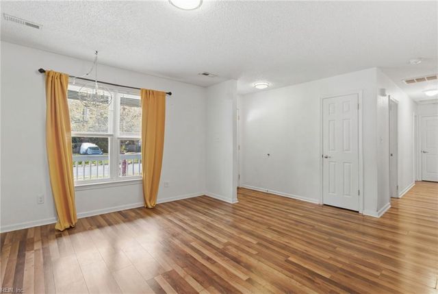 708 Colony DR, Chesapeake, VA 23322