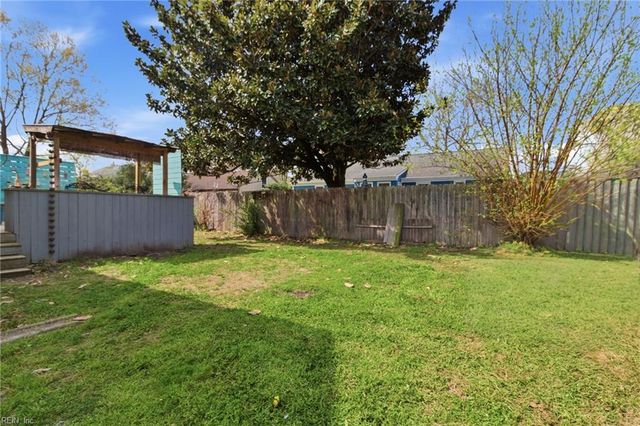 708 Colony DR, Chesapeake, VA 23322