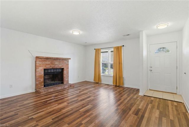 708 Colony DR, Chesapeake, VA 23322