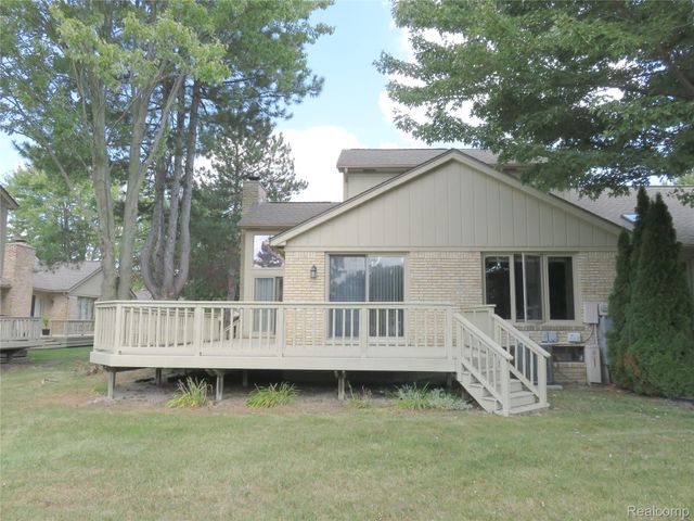 17610 Kirkwood Drive 66, Clinton Charter Township, MI 48038