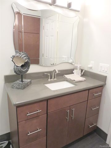 17610 Kirkwood Drive 66, Clinton Charter Township, MI 48038