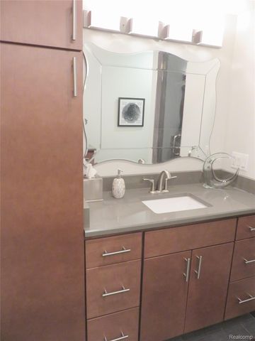 17610 Kirkwood Drive 66, Clinton Charter Township, MI 48038