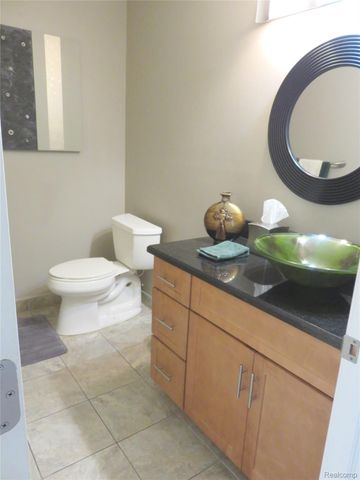 17610 Kirkwood Drive 66, Clinton Charter Township, MI 48038