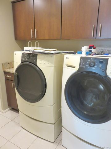 17610 Kirkwood Drive 66, Clinton Charter Township, MI 48038