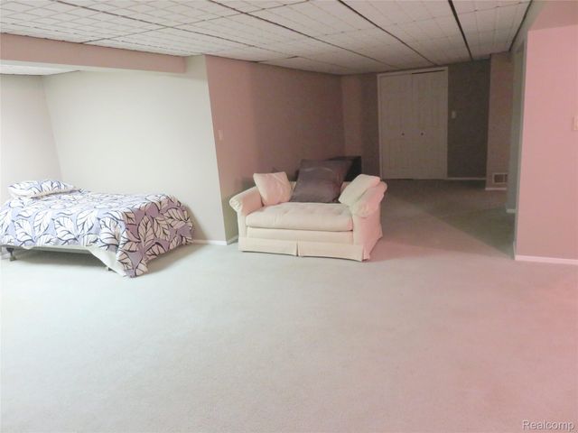 17610 Kirkwood Drive 66, Clinton Charter Township, MI 48038