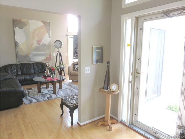 17610 Kirkwood Drive 66, Clinton Charter Township, MI 48038