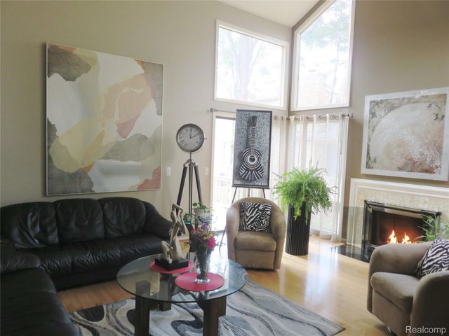 17610 Kirkwood Drive 66, Clinton Charter Township, MI 48038