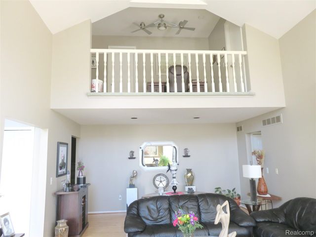 17610 Kirkwood Drive 66, Clinton Charter Township, MI 48038