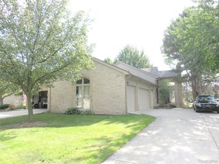 17610 Kirkwood Drive 66, Clinton Charter Township, MI 48038