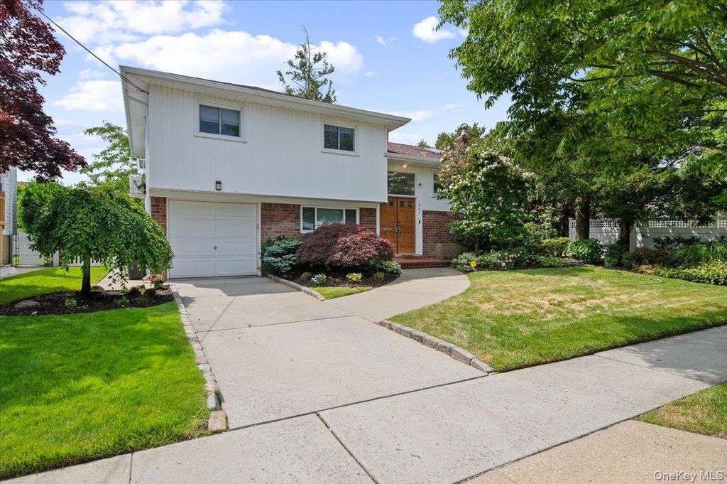 964 Cherrywood Drive, Baldwin, NY 11510