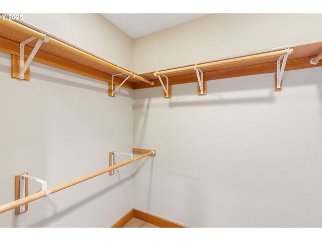 909 Nina Ln, Hood River, OR 97031