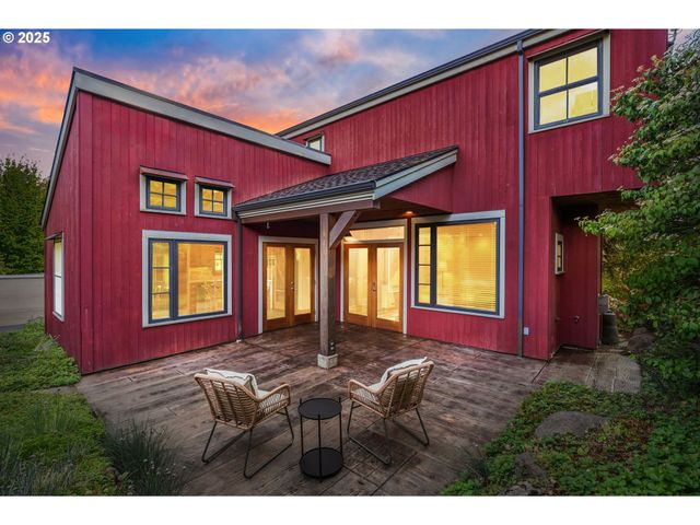 909 Nina Ln, Hood River, OR 97031