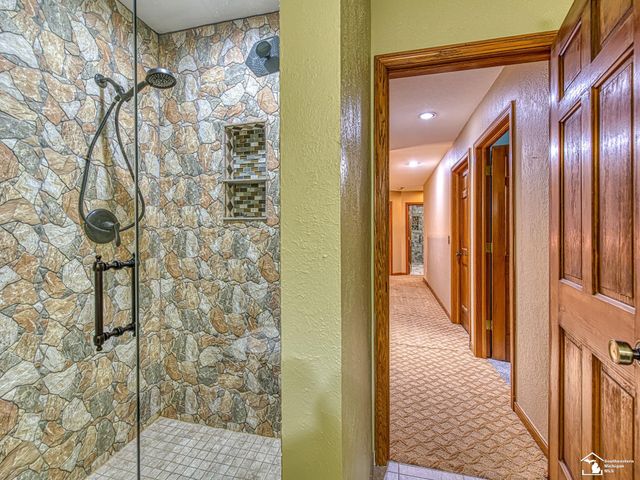 3155 Chanson Valley Road, Lambertville, MI 48144