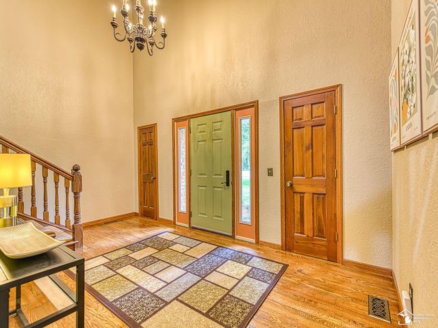 3155 Chanson Valley Road, Lambertville, MI 48144