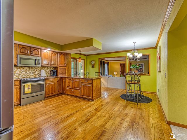 3155 Chanson Valley Road, Lambertville, MI 48144