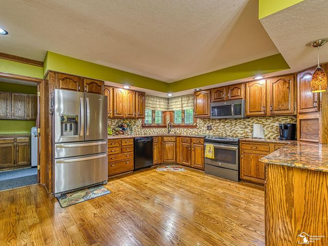 3155 Chanson Valley Road, Lambertville, MI 48144