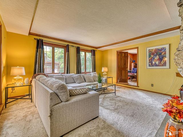 3155 Chanson Valley Road, Lambertville, MI 48144