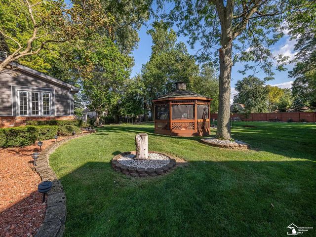 3155 Chanson Valley Road, Lambertville, MI 48144