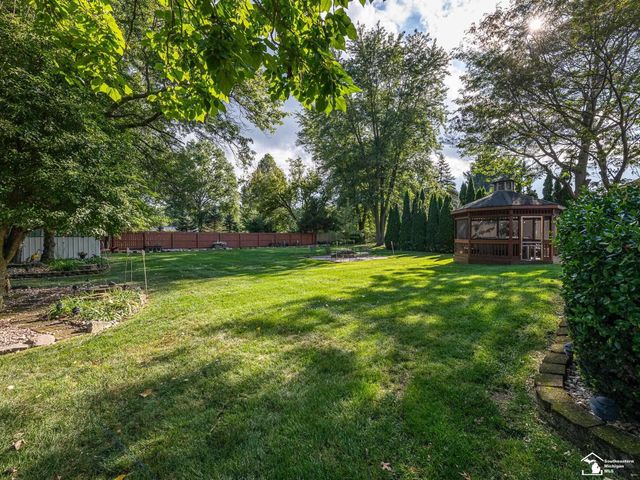 3155 Chanson Valley Road, Lambertville, MI 48144