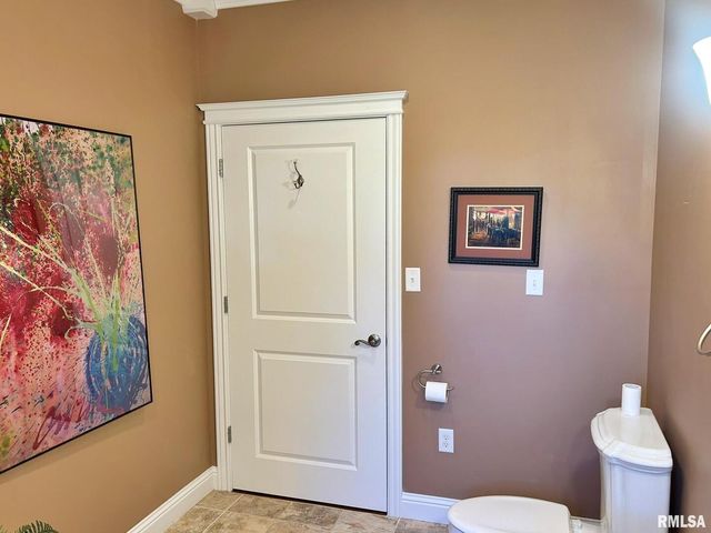 8 DOGWOOD Place, Harrisburg, IL 62946