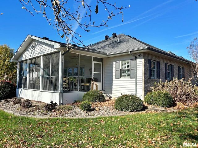 8 DOGWOOD Place, Harrisburg, IL 62946