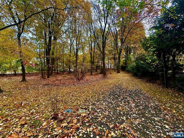 216 E Midland Avenue, Paramus, NJ 07652