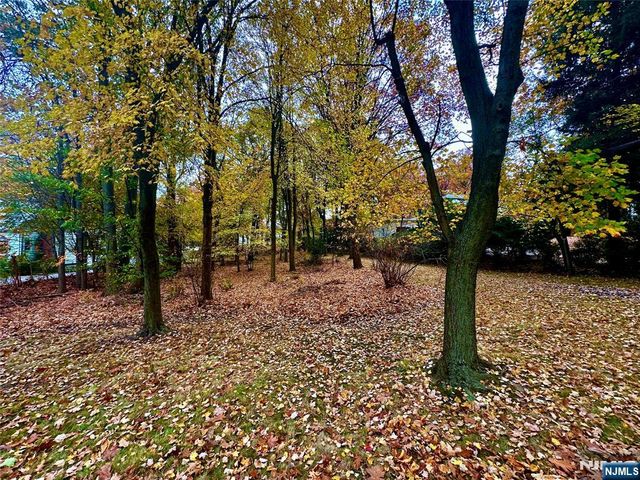 216 E Midland Avenue, Paramus, NJ 07652