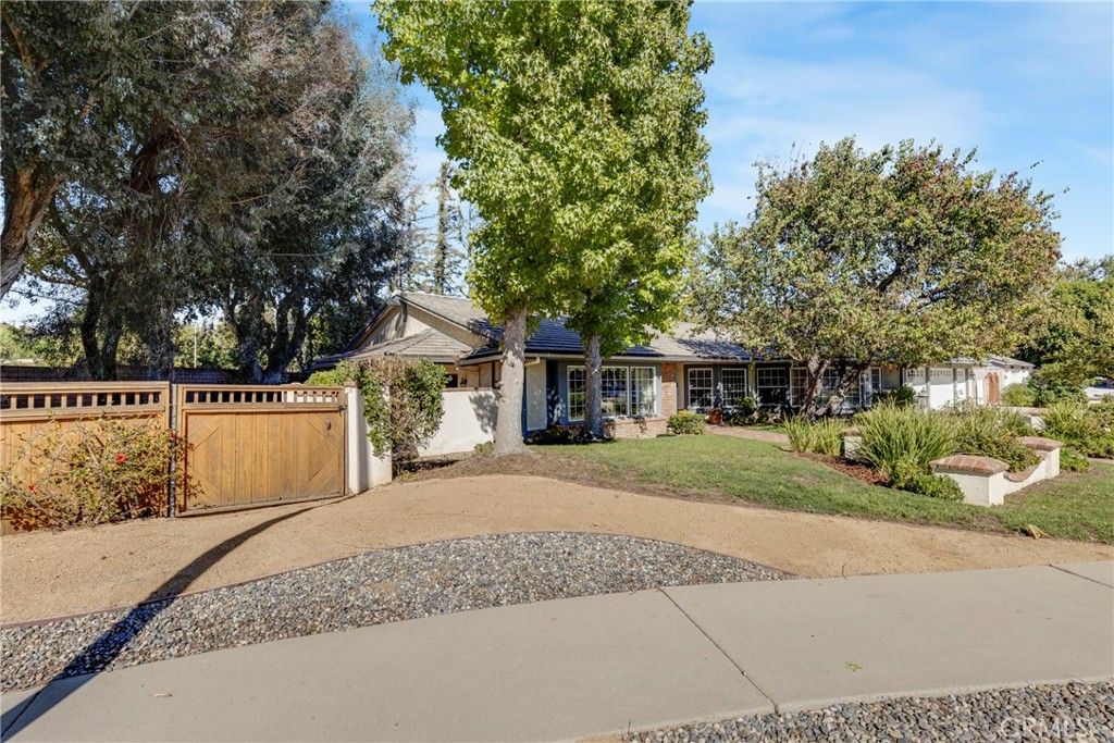22271 Craggy View, Chatsworth, CA 91311 — photo 4
