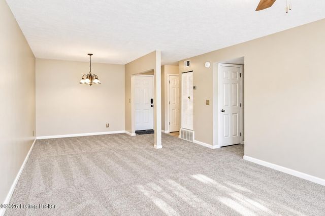819 La Fontenay Ct, Louisville, KY 40223