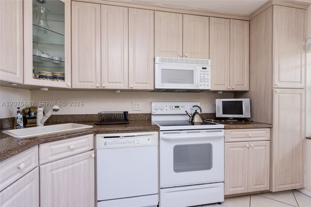 8566 Casa Del Lago H, Boca Raton, FL 33433