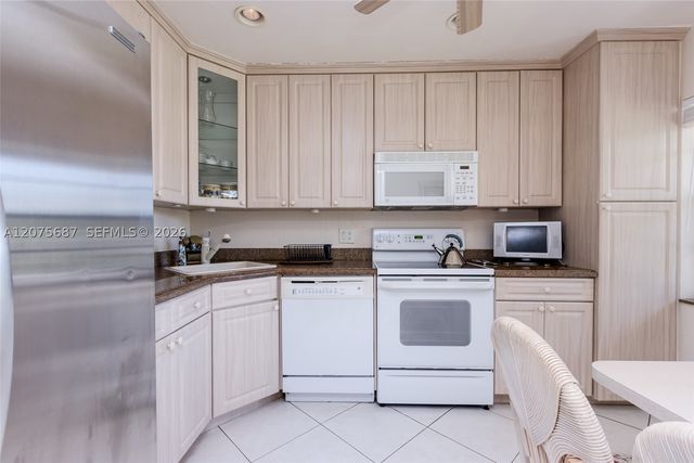 8566 Casa Del Lago H, Boca Raton, FL 33433