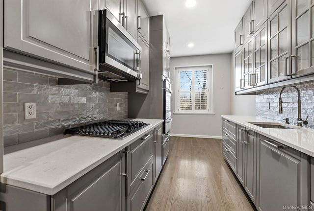 11 Alden Road 1M, Larchmont, NY 10538