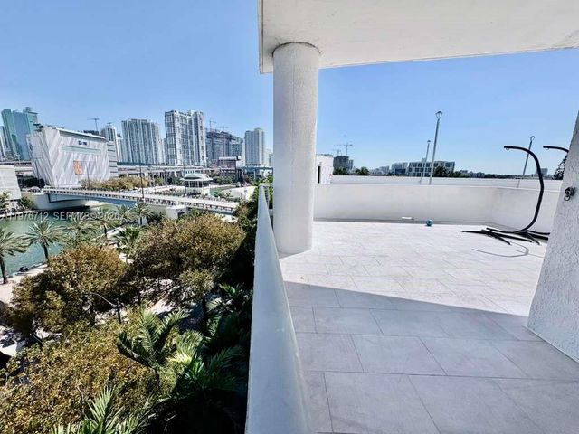 10 SW South River Dr 603, Miami, FL 33130