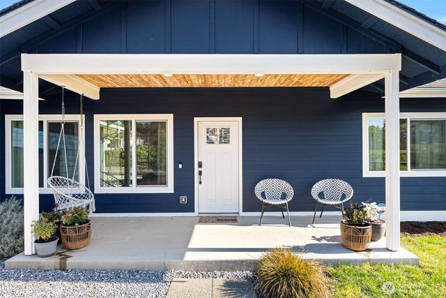 3040 Classic Avenue NE, Bremerton, WA 98310