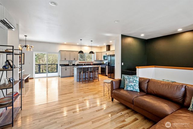 3040 Classic Avenue NE, Bremerton, WA 98310