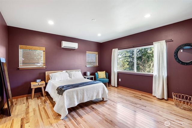 3040 Classic Avenue NE, Bremerton, WA 98310