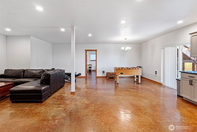 3040 Classic Avenue NE, Bremerton, WA 98310