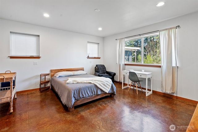 3040 Classic Avenue NE, Bremerton, WA 98310