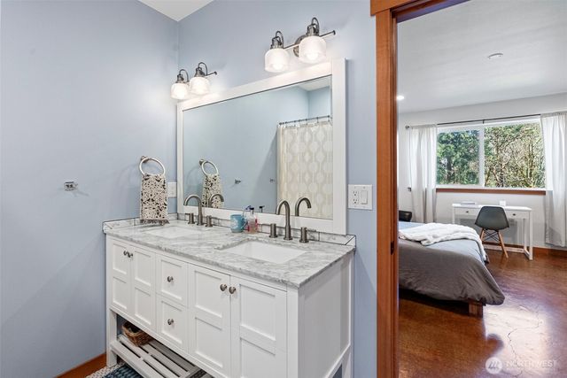 3040 Classic Avenue NE, Bremerton, WA 98310